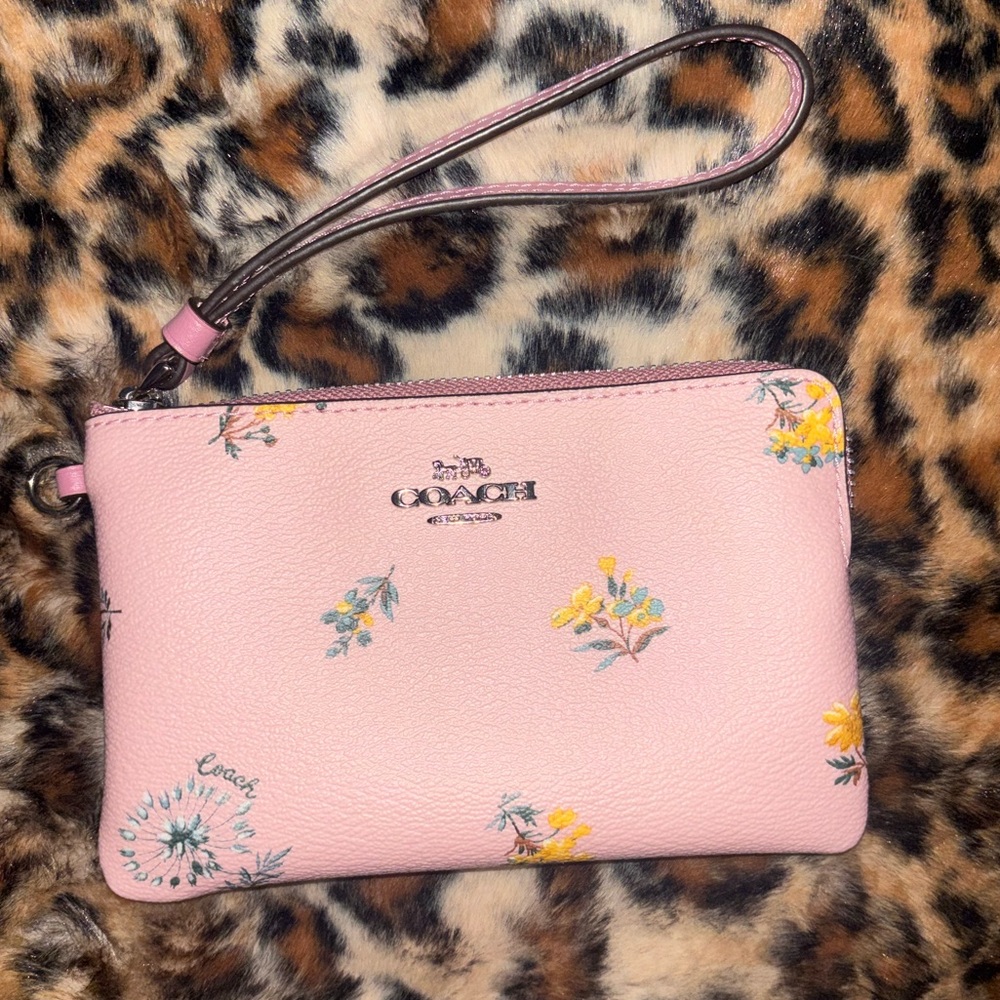 Coach Dandelion Wristlet Wallet